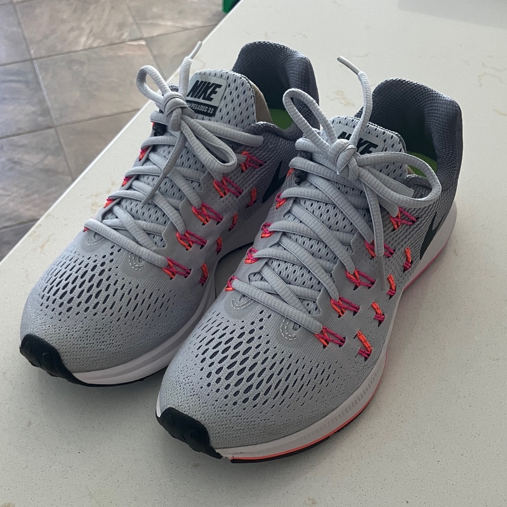 Nike Pegasus 33 New without box 6.5 pink gray orange